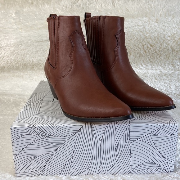 NEW| CHASE AND CHLOE Chelsea Western Boot - Picture 13 of 13